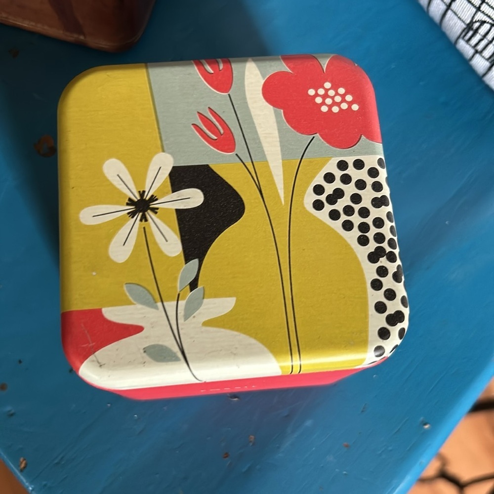 FOSSIL Metal Watch Box - Picture 4 of 9